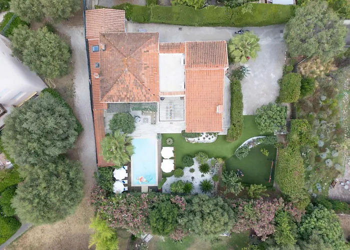 Azurenting - Villa 5 Chambres - Juan-Les-Pins