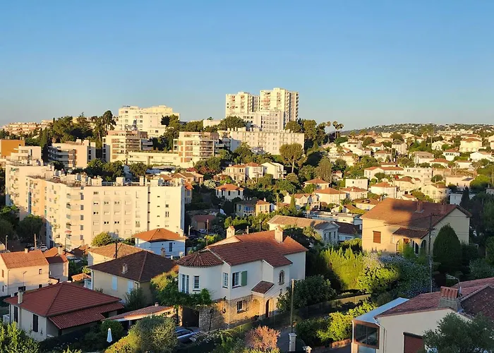 Stunning Views Large Balcony Apartment With Pool